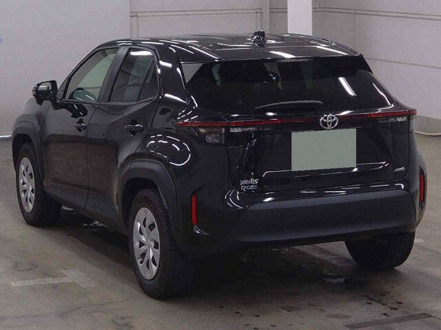 2023 Toyota Yaris Cross X 4WD auction photo 2