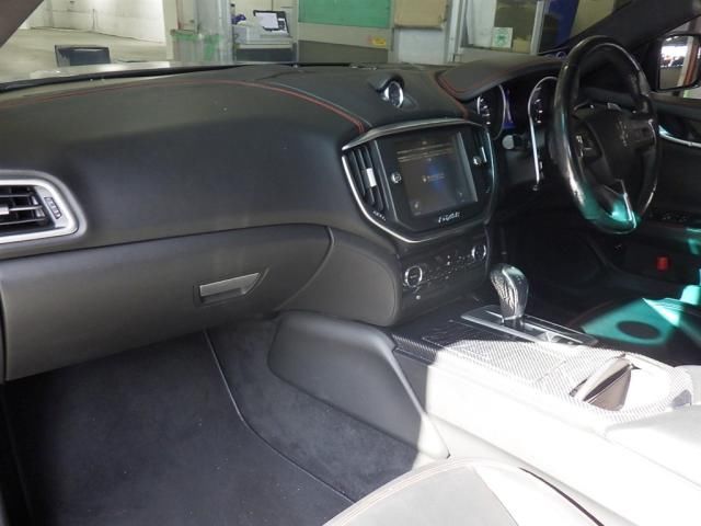 2016 Maserati マセラティ Ghibli S auction photo 2