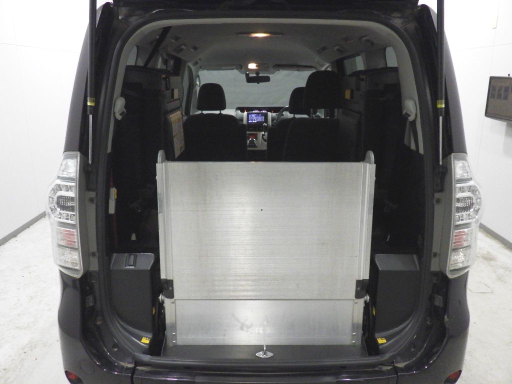 2011 Toyota Voxy auction photo 8