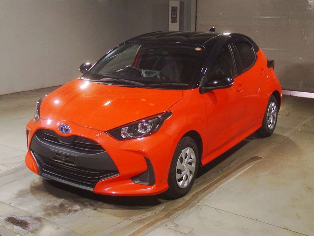 Japan Auction Vehicles 4 2021 Toyota Yaris Hybrid X Safety Sense auction photo