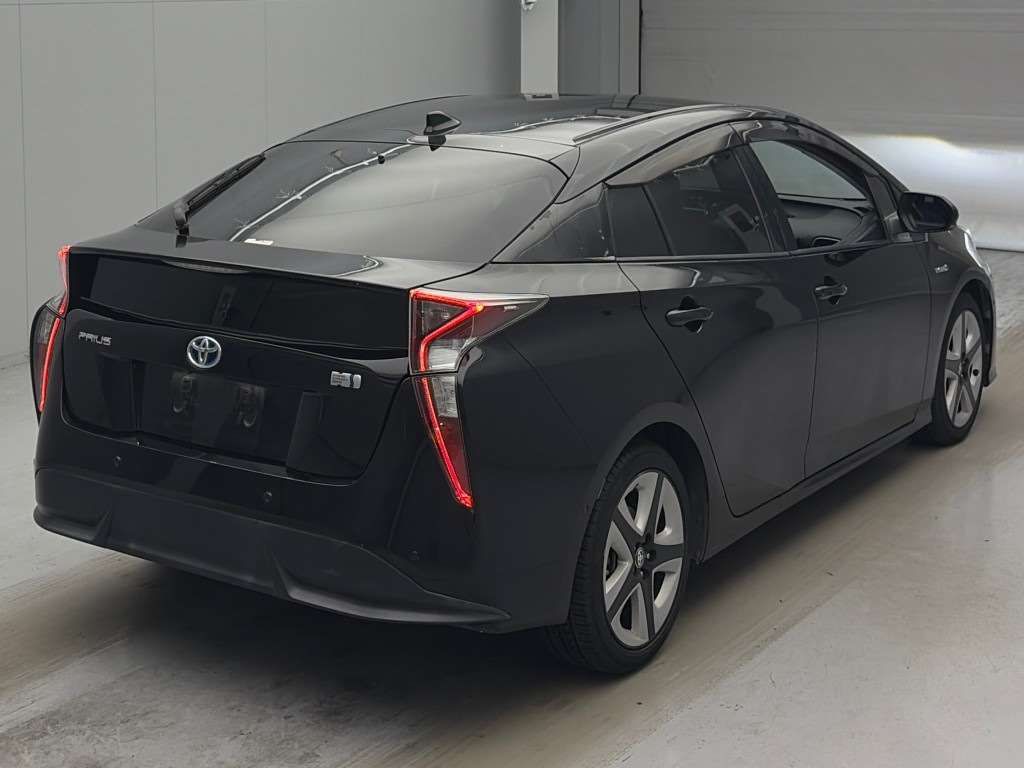 2015 Toyota Prius Aプレミアム ツーリングセレクション auction photo 2