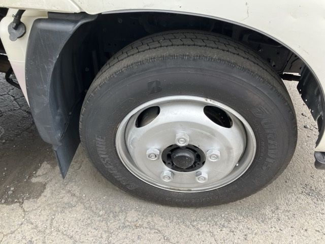 2018 Hino Dutro バン auction photo 9