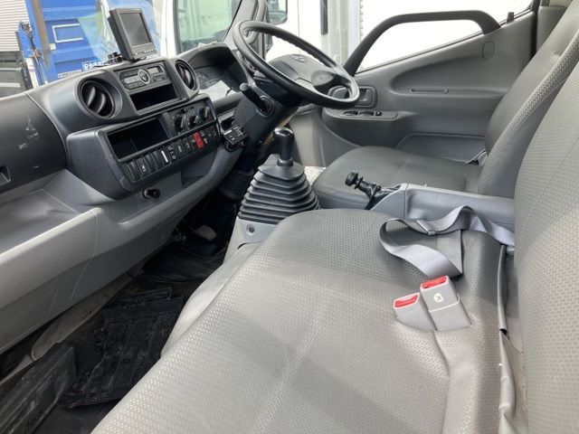 2018 Hino Dutro バン auction photo 5