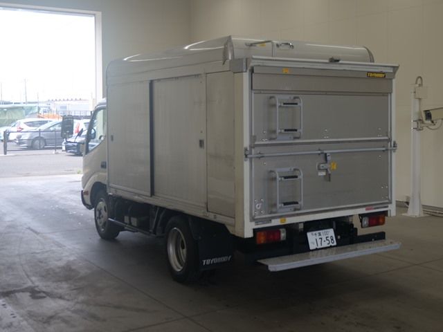 2018 Hino Dutro バン auction photo 2