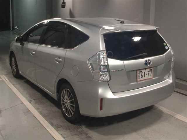 2013 Toyota Prius Alpha S L Selection auction photo 2