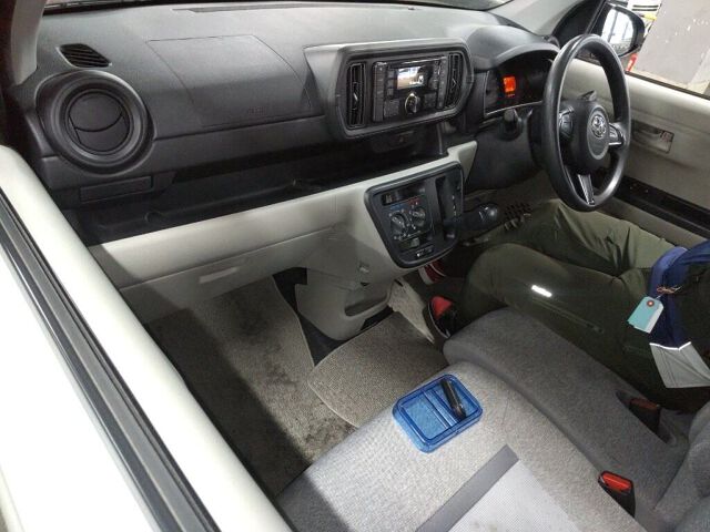 2020 Toyota Passo X S 4WD auction photo 3
