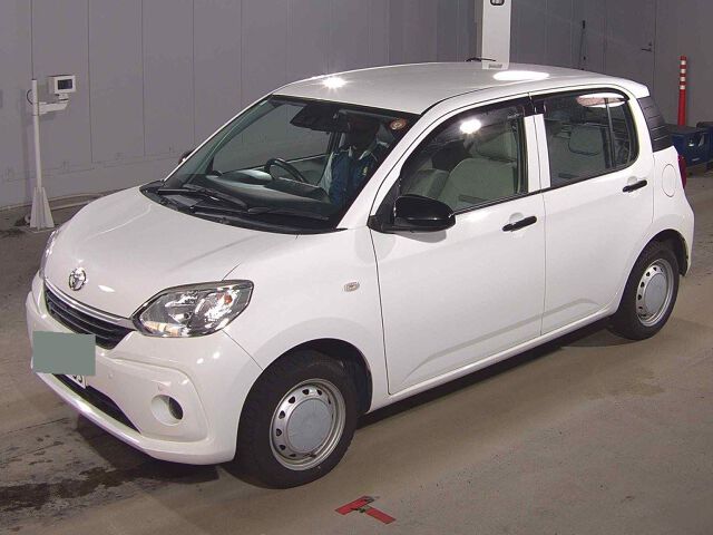 2020 Toyota Passo X S 4WD auction photo 4