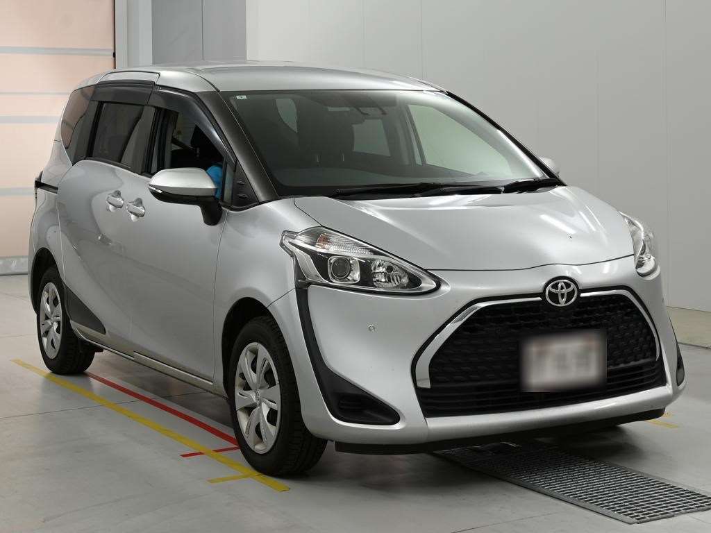 2022 Toyota Sienta X 4WD auction photo 5