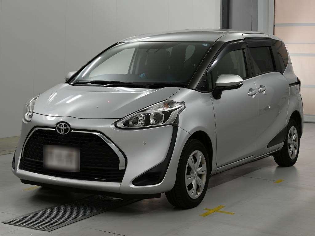 2022 Toyota Sienta X 4WD Japan auction vehicle