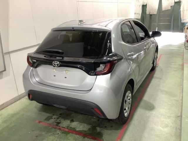 2024 Toyota Yaris 4WD X auction photo 2