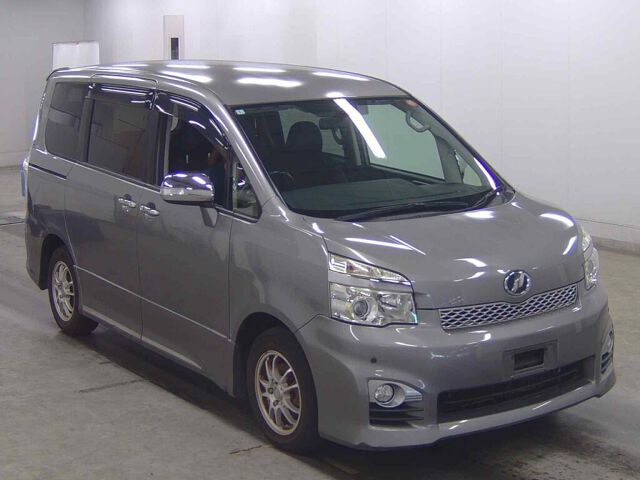 2014 Toyota Voxy ZS Kirameki Z Japan auction vehicle