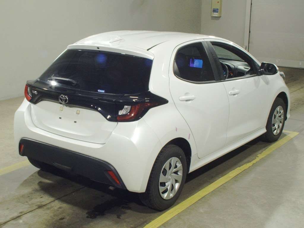 2024 Toyota Yaris X 4WD auction photo 2