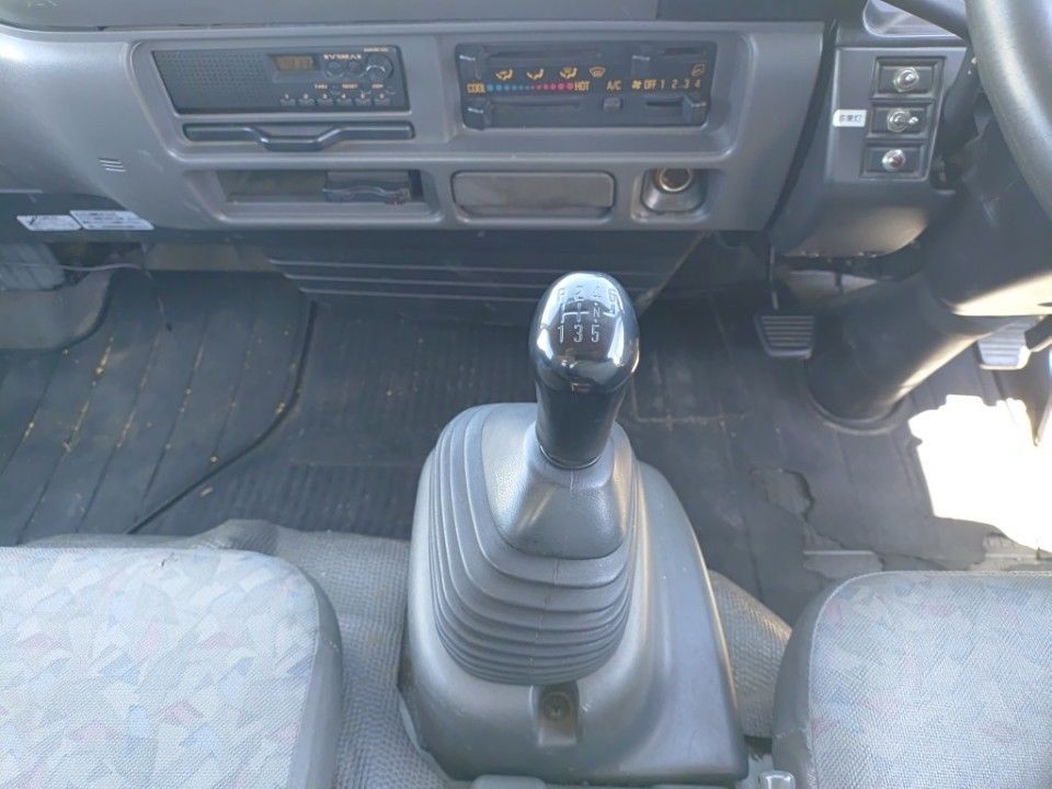 2003 Isuzu Elf auction photo 12