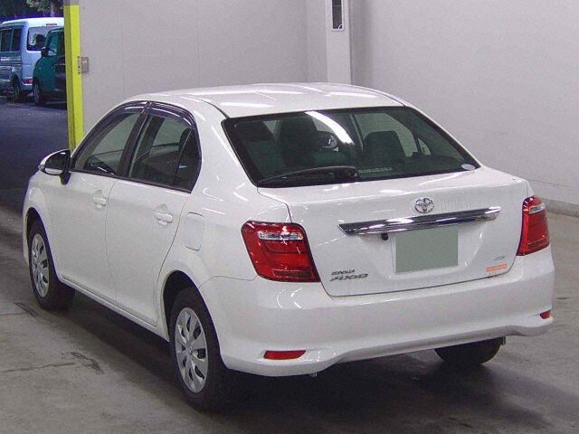 2020 Toyota Corolla Axio EX 4WD auction photo 2