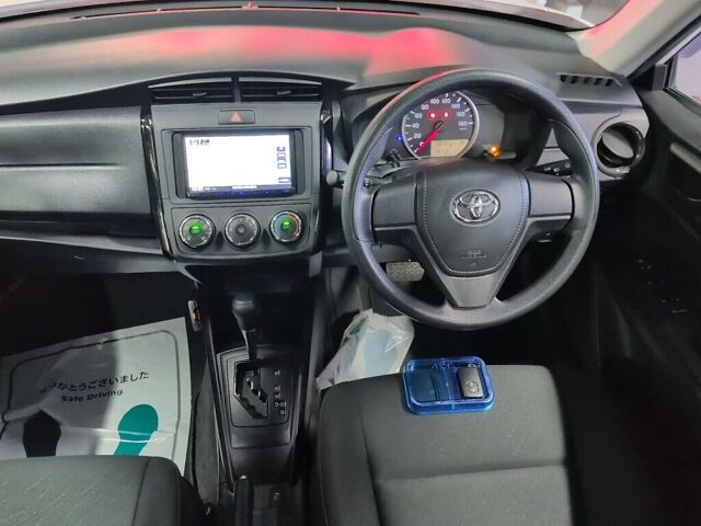 2020 Toyota Corolla Axio EX 4WD auction photo 3