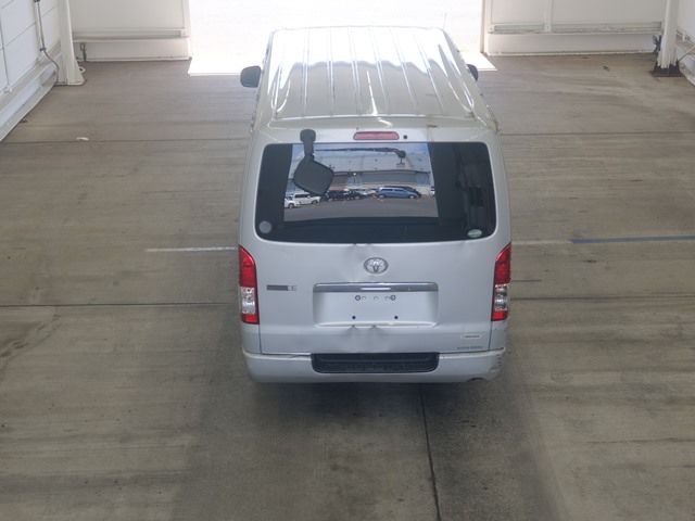 2016 Toyota Hiace バン.4WD DX GLパッケ-ジ auction photo 3