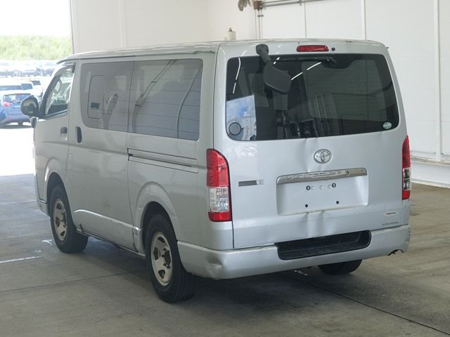 2016 Toyota Hiace バン.4WD DX GLパッケ-ジ auction photo 2