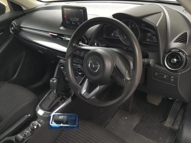 2017 Mazda Demio XD auction photo 3