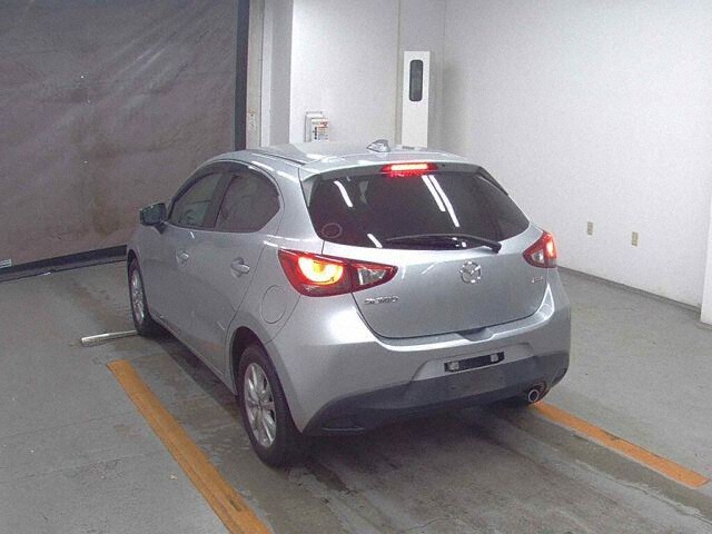 2017 Mazda Demio XD auction photo 2