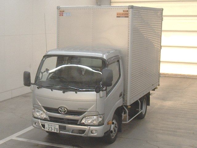 Japan Auction Vehicles 10 2019 Toyota Dyna Van auction photo