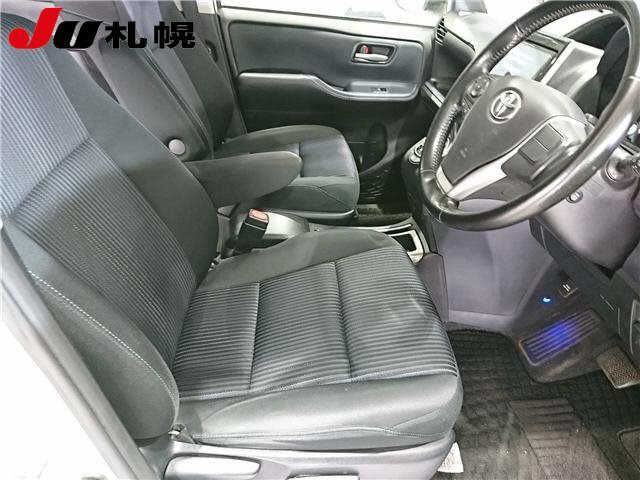 2017 Toyota Noah 4WD Si auction photo 4