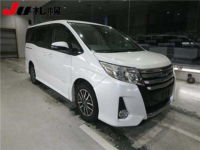 2017 Toyota Noah 4WD Si auction photo 8