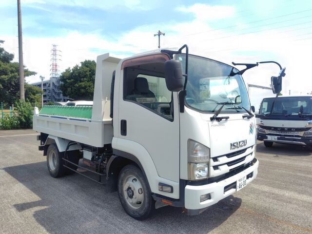 2015 Isuzu Forward ダンプ Japan auction vehicle