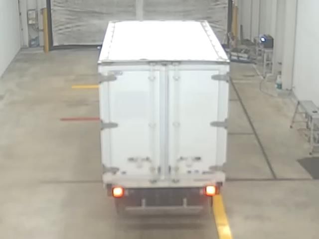 2015 Isuzu Elf 冷蔵・冷凍車 auction photo 3