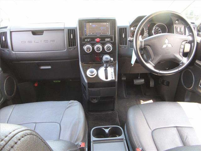 2015 Mitsubishi Delica D:5 4WD D Power Package 8-seater auction photo 6