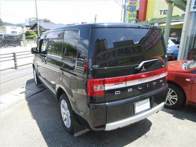 2015 Mitsubishi Delica D:5 4WD D Power Package 8-seater auction photo 2