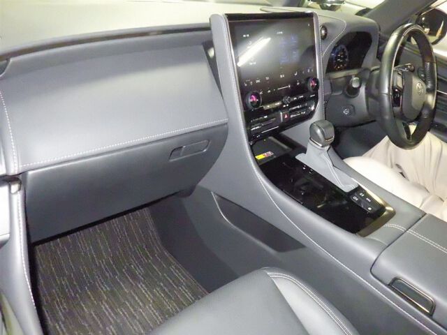 2024 Toyota Alphard Z auction photo 3