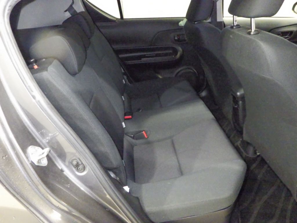 2015 Toyota Aqua S auction photo 7
