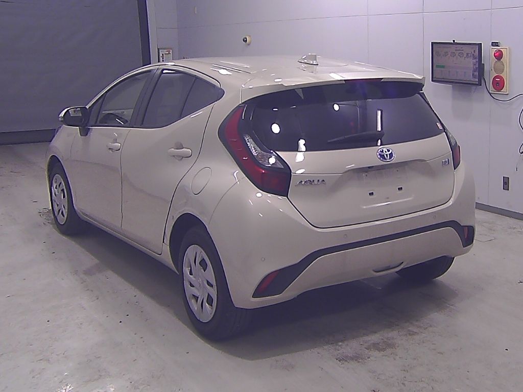 2022 Toyota Aqua X auction photo 5
