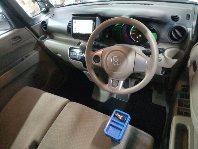 2012 Honda N-BOX G・L package auction photo 3
