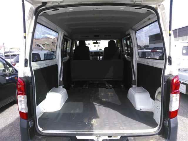 2026 Nissan NV350 Caravan auction photo 9