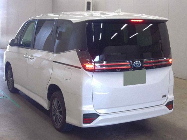 2025 Toyota Voxy ハイブリッドS-Z 4WD auction photo 2