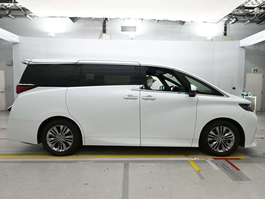 2025 Toyota Alphard Z auction photo 3
