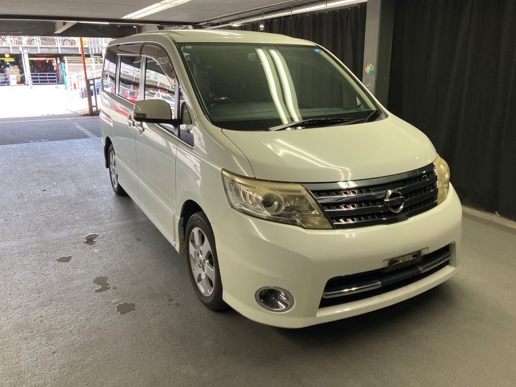 Japan Auction Vehicles 7 2008 Nissan Serena HWS auction photo