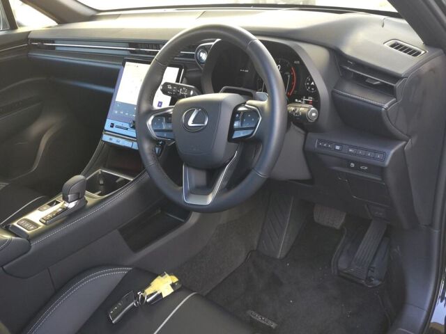 2025 Lexus LBX relax auction photo 3
