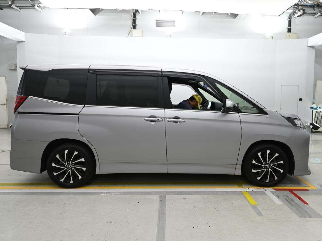 2022 Toyota Noah ハイブリッドS-Z auction photo 3