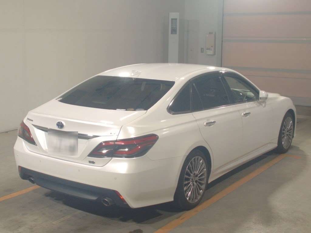 2021 Toyota Crown G auction photo 2