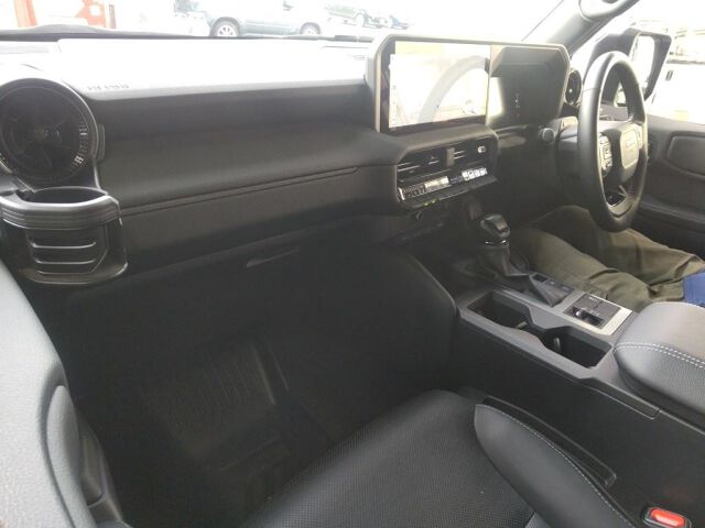 2025 Toyota Land Cruiser 250 VX 4WD auction photo 3