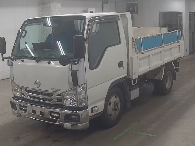 2010 Nissan アトラストラック ダンプ auction photo 4