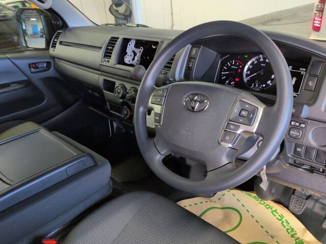 2025 Toyota Hiace Long DX GL Package auction photo 6