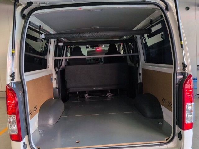 2025 Toyota Hiace Long DX GL Package auction photo 3