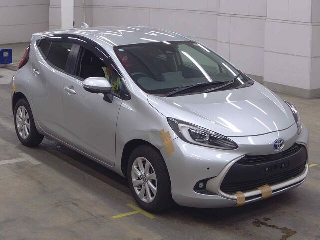 Japan Auction Vehicles 8 2023 Toyota Aqua G 4WD auction photo