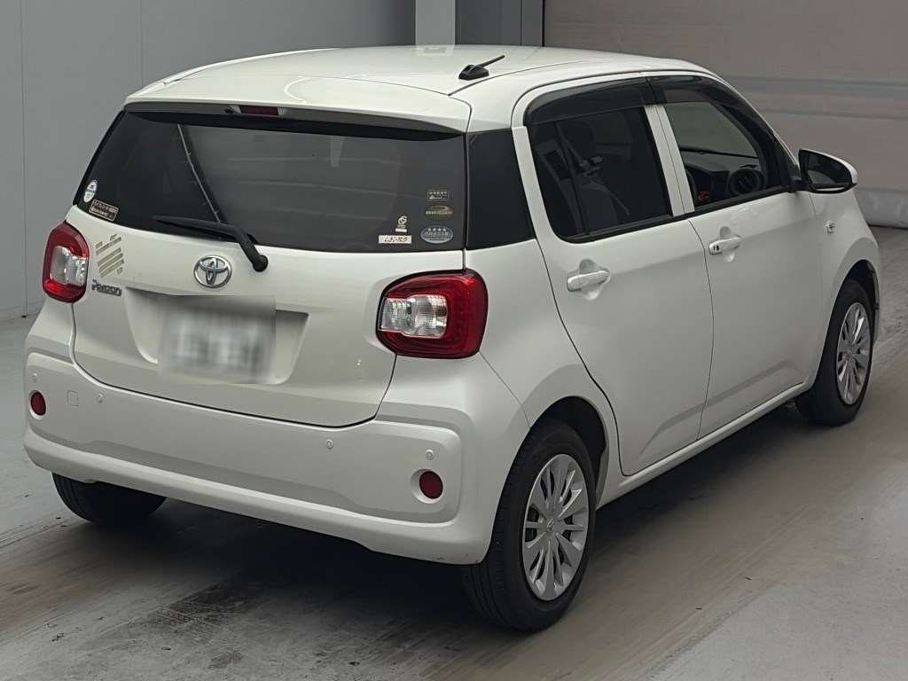 2021 Toyota Passo X LパッケージS auction photo 2