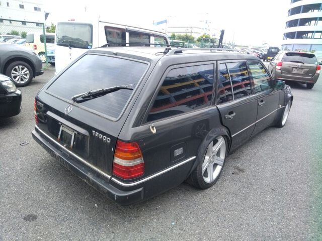 1995 Mercedes-Benz E-Class Station Wagon auction photo 5