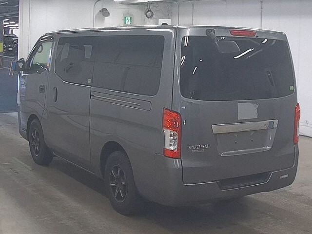 2018 Nissan NV350 Caravan ロングDXターボ EX auction photo 2