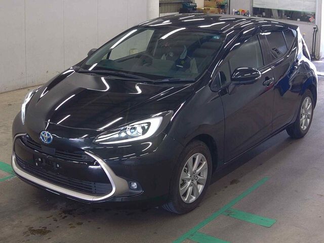 2025 Toyota Aqua Z auction photo 4